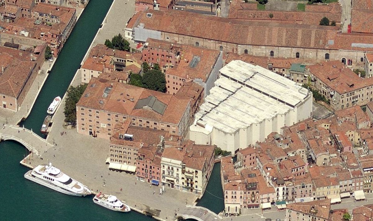 PALASPORT ARSENALE: Valge hoone Veneetsias, kus Balti riigid maist septembrini ühe katuse all oma minevikku ja tulevikku vaatavad.