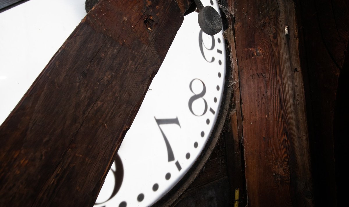 Часы на Тартуской Ратуше