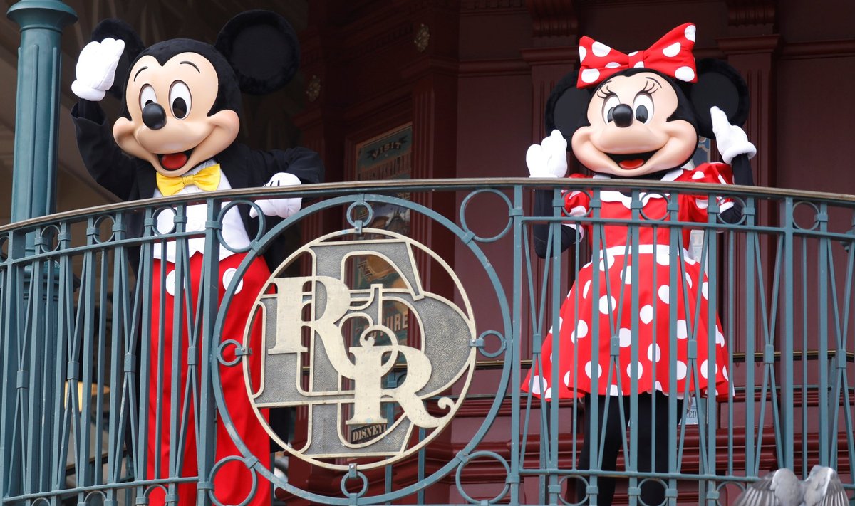 Disneyland Paris re-open doors to the public