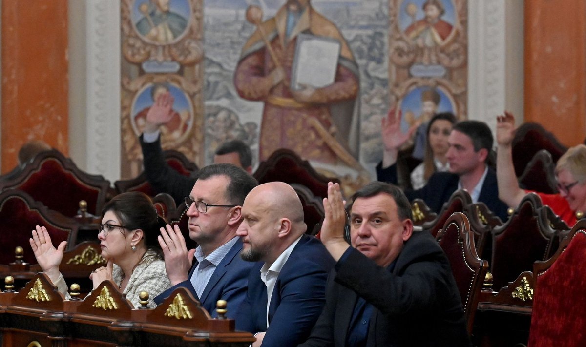 Ukraina ülemkohtu kohtunikud olid Kiievis toimunud istungil ülekaalukalt kohtu juhi Vsevolod Knjazjevi tagandamise poolt. 