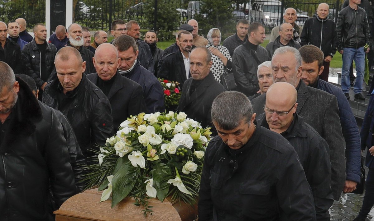 На похоронах убитого авторитета Николая Таранкова собрались сливки эстонского криминального мира.