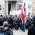 VIDEO ja FOTOD: Sajad Läti politseinikud tagasid, et leegionäride mälestuspäev mööduks rahumeelselt