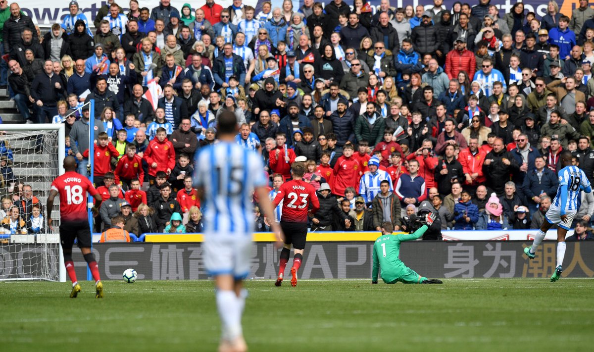 Isaac Mbenza  lööb Manchester Unitedile värava