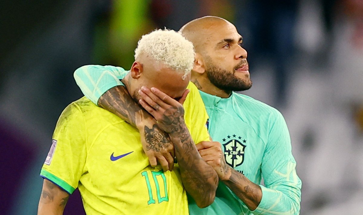 Dani Alves lohutab nutvat Neymari