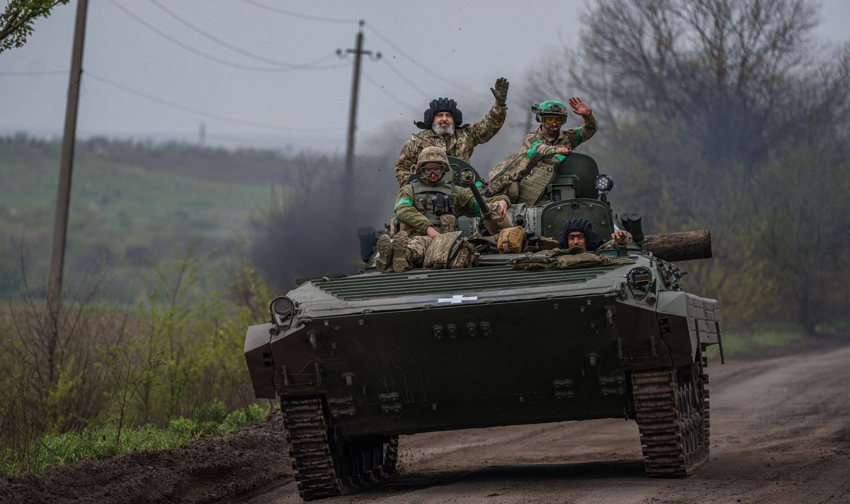 Украинские военные под Бахмутом