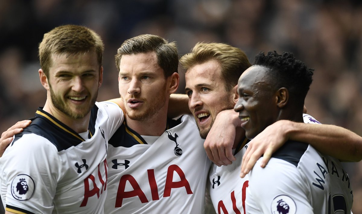 Tottenham's Harry Kane celebrates scoring their second goal with team mates