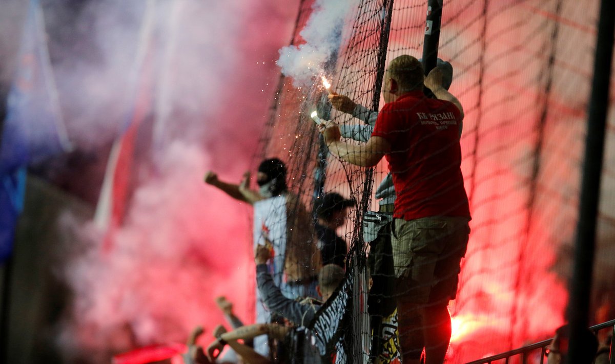 Moskva Spartaki fännid  Liverpooliga mängus