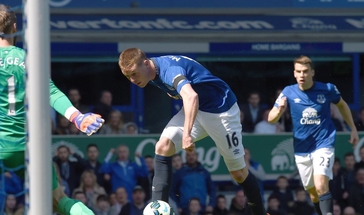 James McCarthy (Everton) lööb ManU-le värava