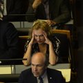 Hingati kuklasse? Maire Aunaste ei kannatanud EKRE liikmete seltskonda enam välja ja vahetas Riigikogus istekohta