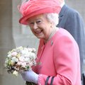 Humoorikas moment! Vaata, kuidas kuninganna Elizabeth II reageerib, kui prints Charles teda avalikult "emmeks" kutsub