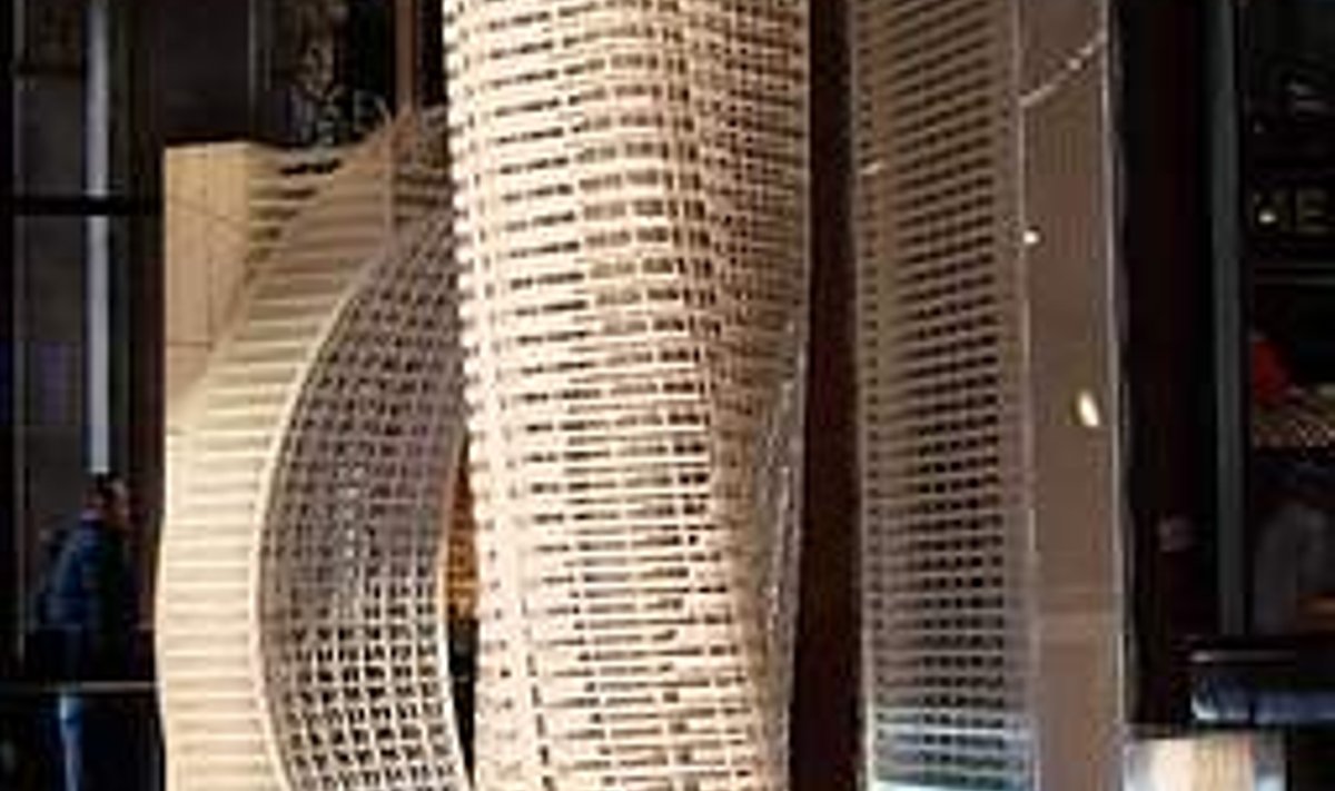 ESINDUSTORNID: Tipparhitektide trio Arata Isozaki, Zaha Hadid ja Daniel Libeskind on loonud linna ltulevase silueti silmatorkavaima tornigrupi CityLife.