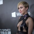 Miley Cyrus häbeneb oma kuulsaimat videot: ma jään alatiseks meelde kui see paljas tüdruk lammutuspallil