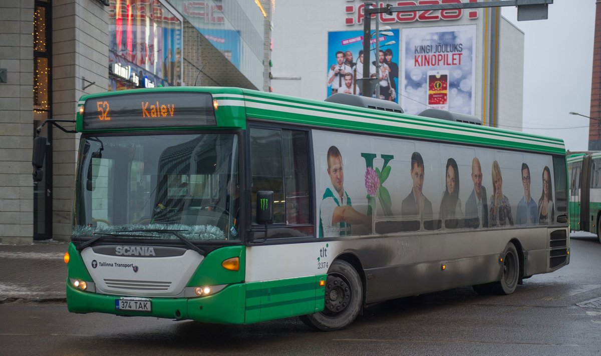 Keskerakonna noorte nägudega kaunistatud bussid sõidavad pealinna tänavatel kuni 10. detsembrini. Selleks ajaks loodab noortekogu ka reklaamide eest tasuda.