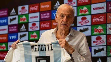 Suri Argentina jalgpallikoondise maailmameistriks viinud peatreener