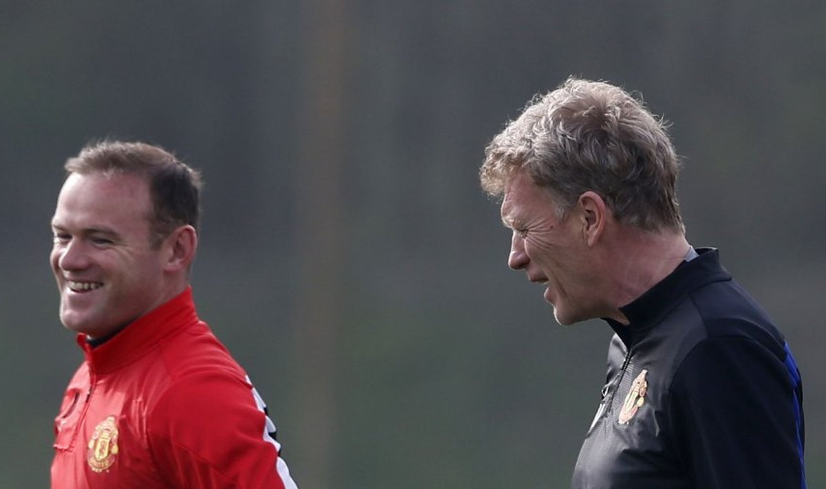 Wayne Rooney ja David Moyes eilsel treeningul.