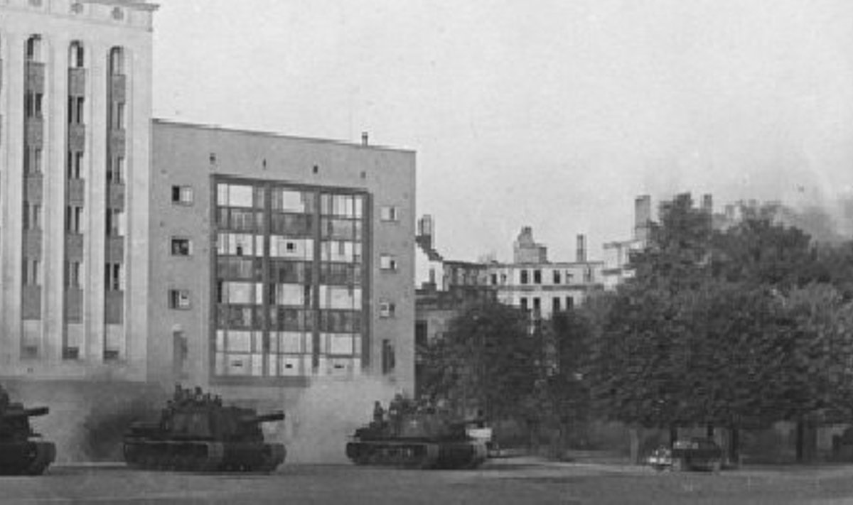 Foto septembrist 1944 Tallinna Vabaduse väljakult.