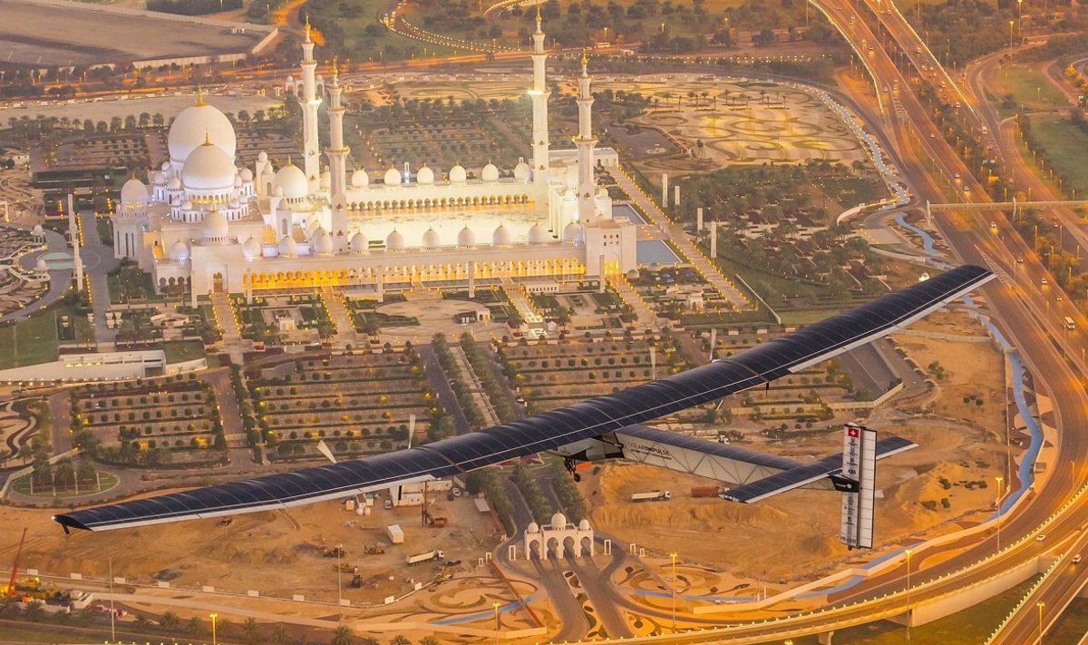 Solar Impulse 2 Abu Dhabi kohal.