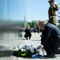 FOTOD | Raivo Aeg ja Jüri Luik asetasid juuniküüditamise ohvrite mälestuseks pärja