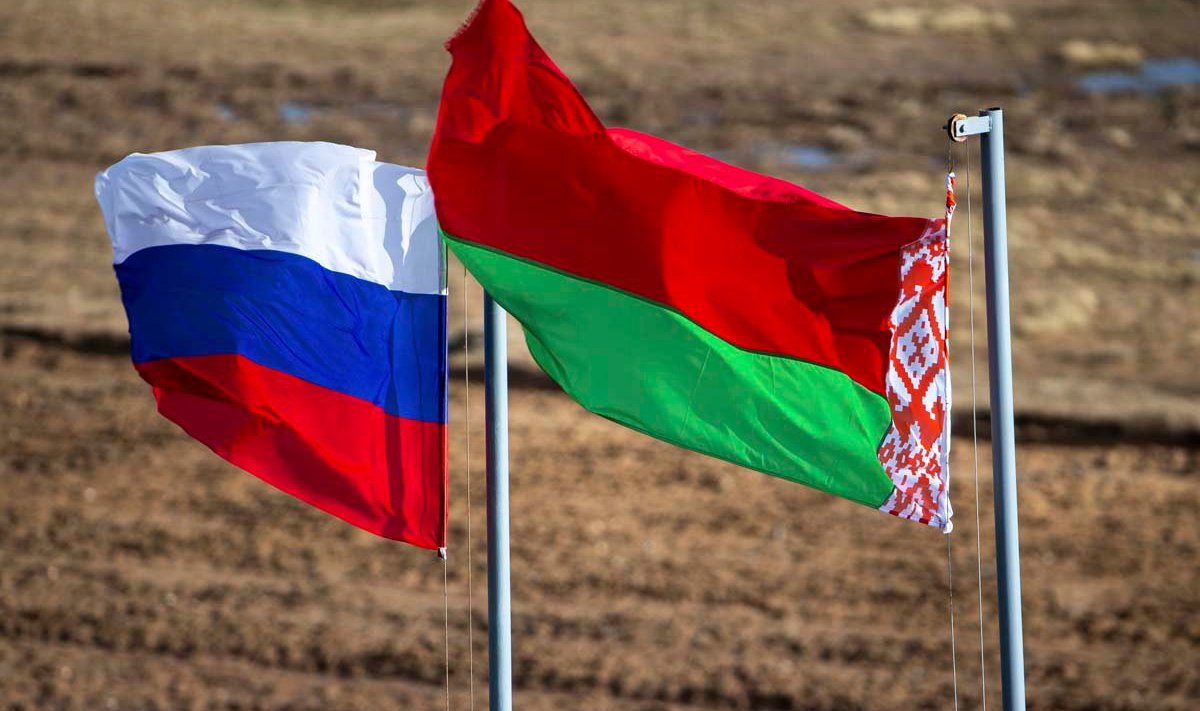Еще летом 2020 года Беларусь и Россия подписали соглашение о взаимном признании виз. Но на практике исполнение этого соглашения до сих пор откладывалось.