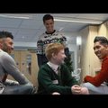 VIDEO | Algkoolilastele armsat üllatust tegema läinud Liverpooli mängija sai väikeselt tüdrukult valusa nöögi