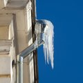 Katuselt kukkunud jää tappis Helsingis inimese