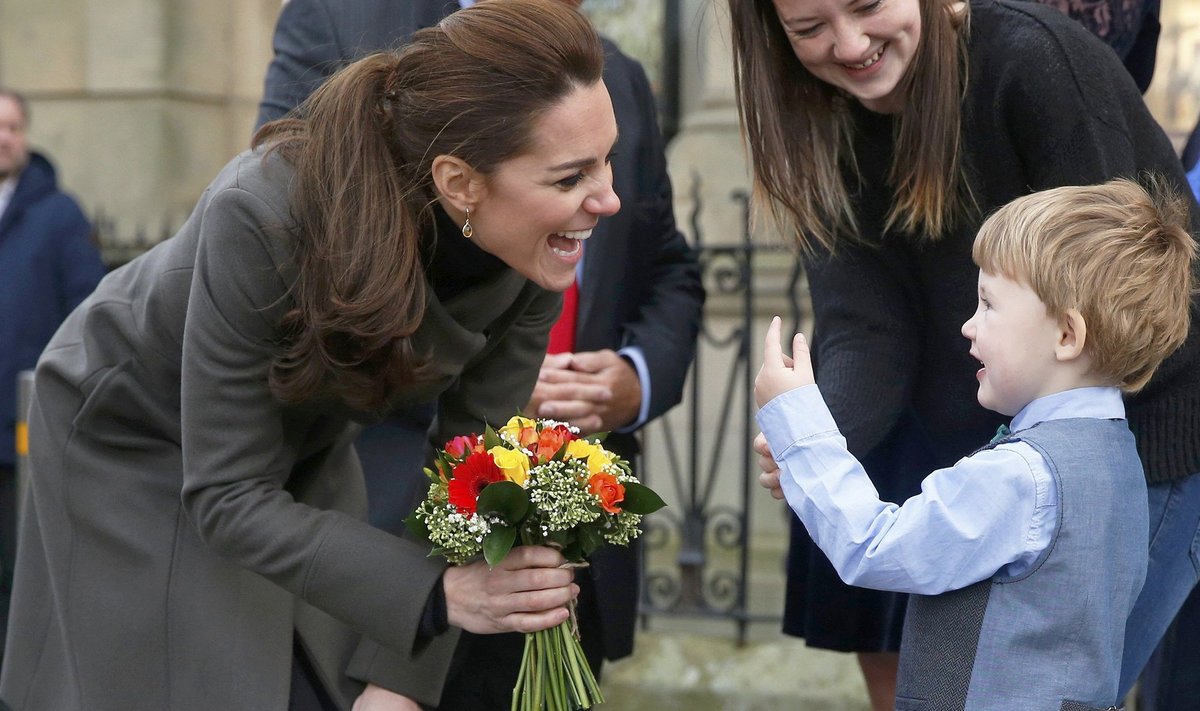 Kate Middleton kohtus koolilastega