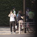 DELFI TOKYOS | Jaapanlased on välismaalaste hirmutamiseks tänavatele toonud maskita inimesi jahtivad paparatsod