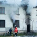 Narva-Jõesuus päästeti korteri tulekahjust inimene