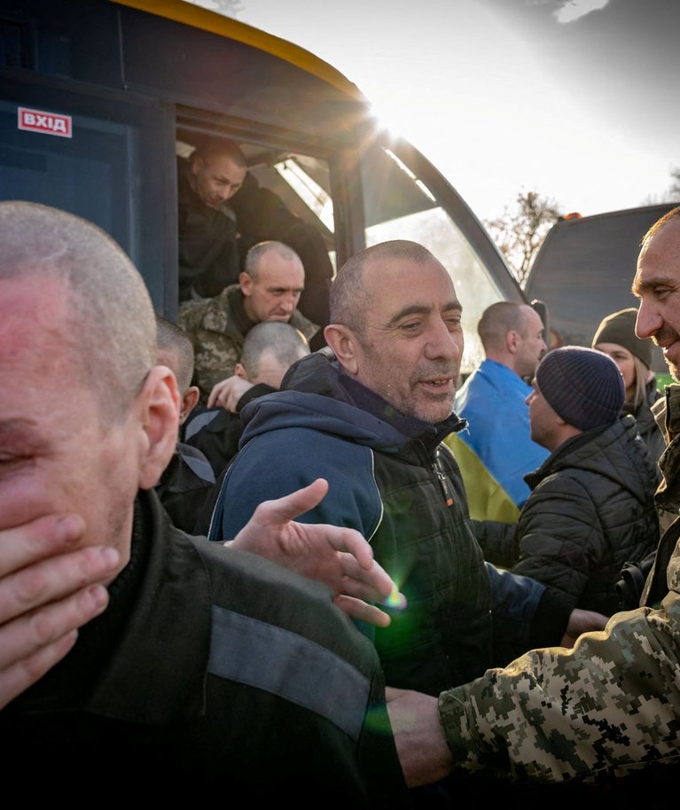 Ukraina sõjavangid peale vabastamist. Foto tehtud 31. jaanuaril 2024.