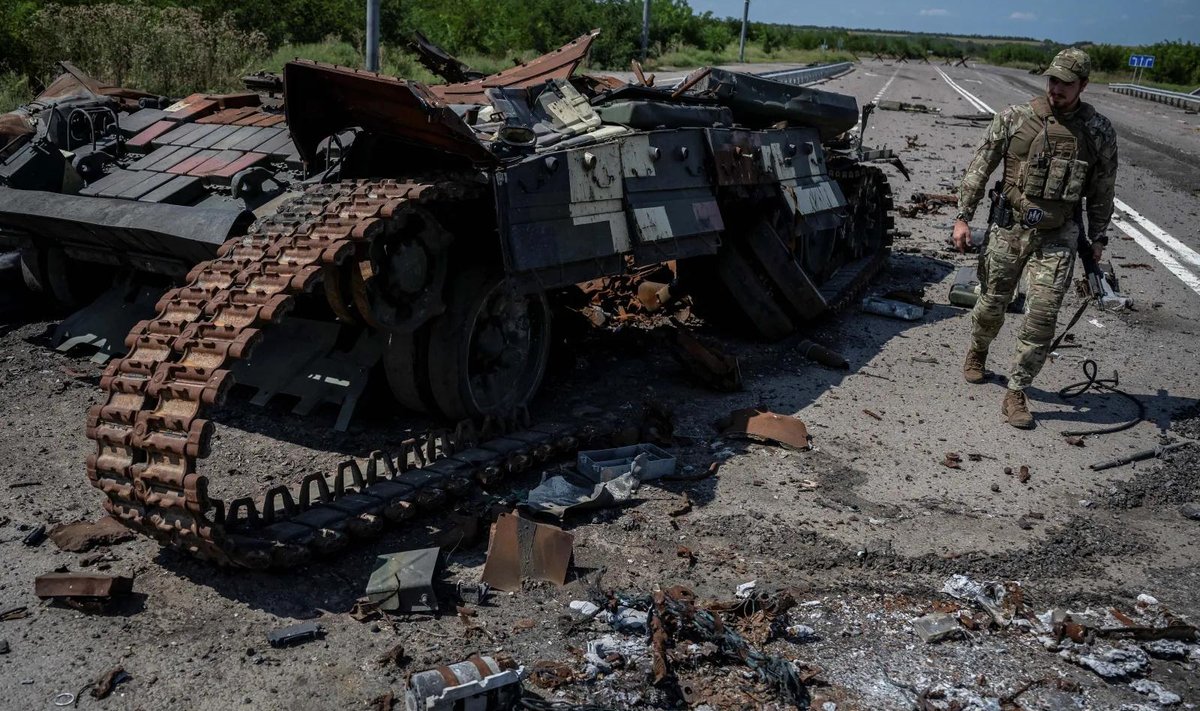 Hävitatud Vene tank Robotõne lähedal
