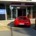 FOTOD: Solarisse sõitis täna hommikul sisse Ferrari