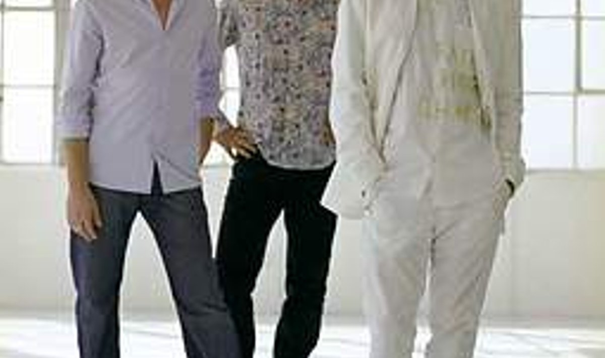 OTSIVAD VANADELT PLAATIDELT VIGU: Ansambel R.E.M. (vasakult) Mike Mills, Peter Buck ja Michael Stipe. Warner Bros Records