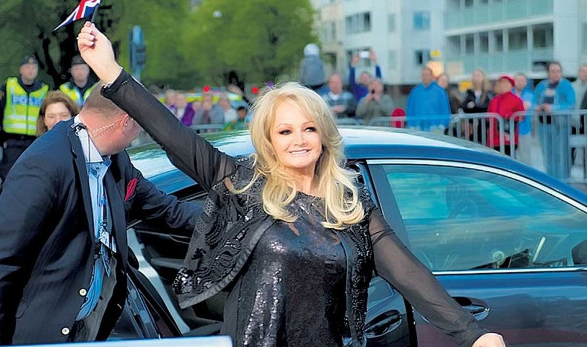 Britte esindavat Bonnie Tylerit saadab Malmös muljet avaldav menu. Suurbritaania läheb otse finaali.
