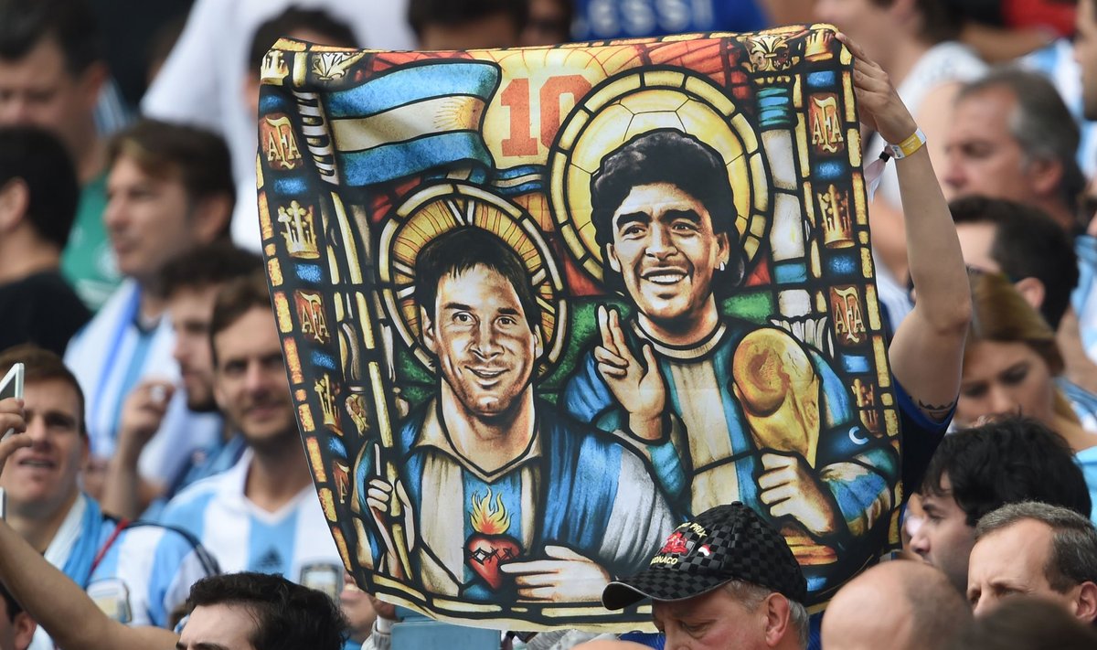 Kodumaal ei ole Lionel Messi veel Diego Maradona varjust välja pääsenud.