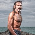 Mees jookseb üle 40 aasta iga päev Miami rannas 13 km ja lummab inimesi