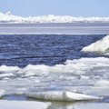 КАРТА | Из-за ледяных торосов у островов Муху и Сааремаа застряли два грузовых судна из Латвии и Португалии. Им на помощь вышел Tõll