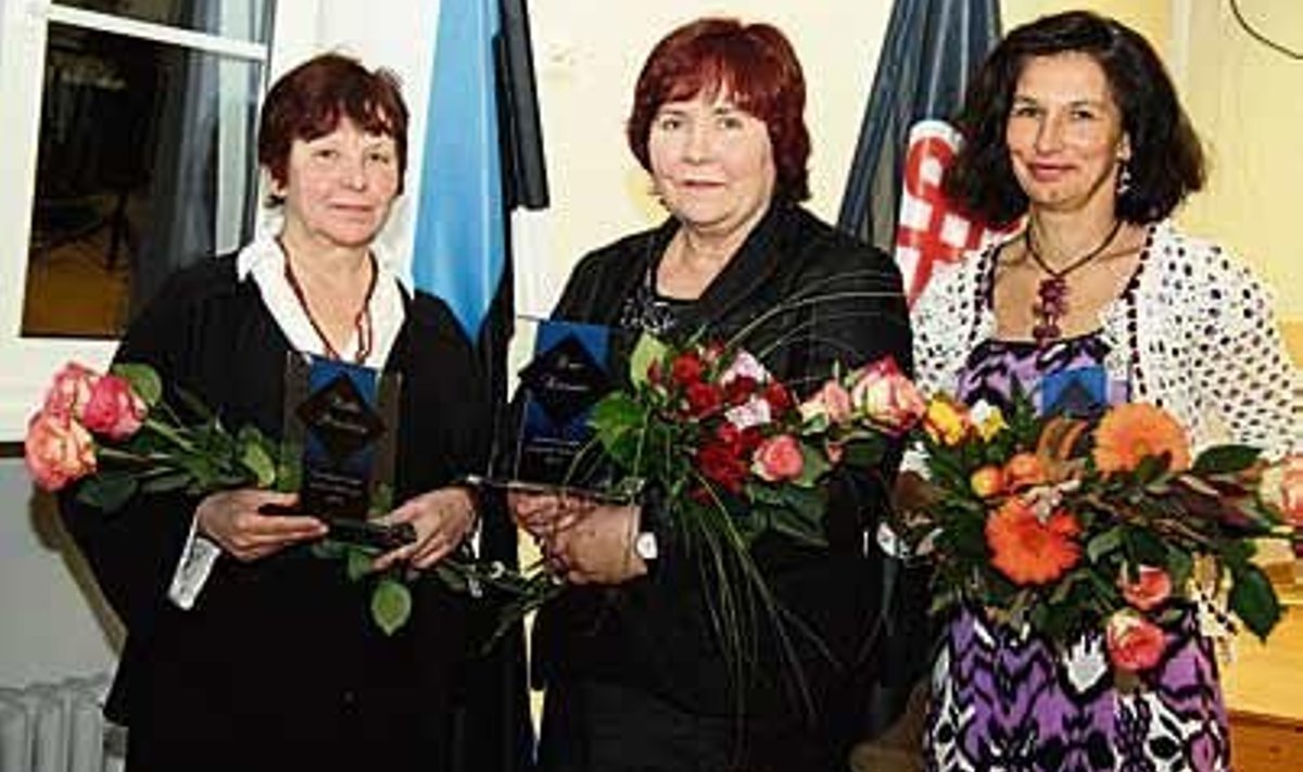 Tänavu parimateks tunnistatud õpetajad Malle Mihailišin, Sirje Kasendi ja Urve Kass. Foto: Alar Karu