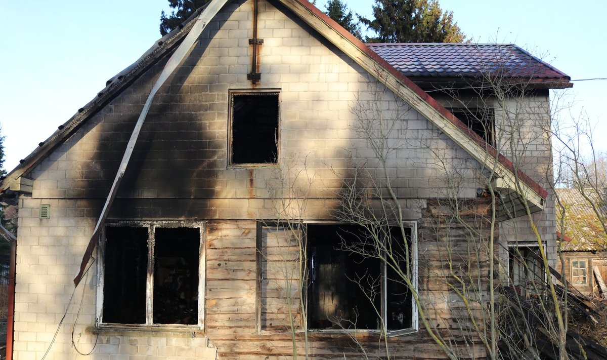 Tallinnas Vana-Rannamõisa teel hukkus elumaja põlengus mees