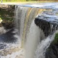 ФОТО и ВИДЕО читателя Delfi: Потрясающие краски осени на водопаде Ягала