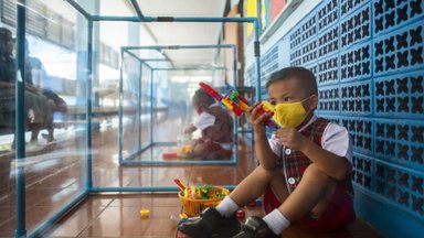 FOTOD | Vaata, kuidas lapsi karmide nõuetega Tai koolides ja lasteaedades sotsiaalselt isoleeritakse