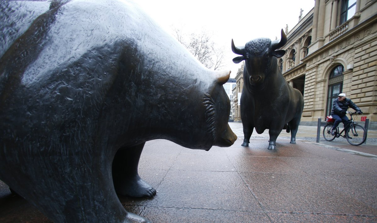 Pull ja karu ehk tõusule ja langusele mängija sümbol Frankfurdi börsi ees