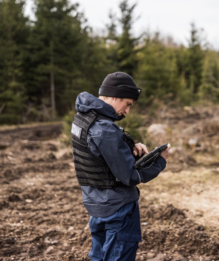 Keskkonnainspektor möödnunud kevadel linnurahu kontrollimas.