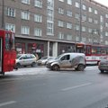 ФОТО DELFI: Трамвайное движение в центре Таллинна нарушено в связи с ДТП