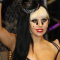 VIDEO: Lady Gaga on nüüd suitsetav näkineid