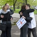 FOTOD: Tammsaare pargis ja Narvas kallistades selgus meie inimeste tolerantsus HIV-positiivsete suhtes