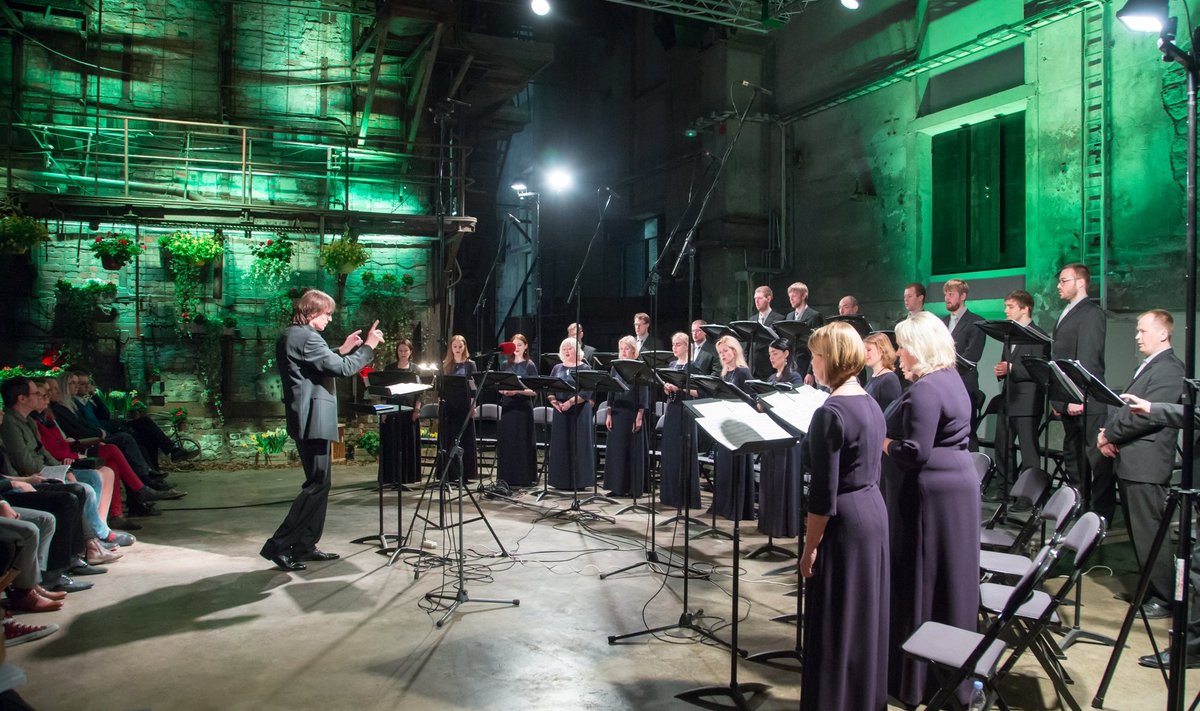 Eesti filharmoonia kammerkoori esituses kõlasid nii Arvo Pärdi, Gustav Mahleri, Helena Tulve kui ka Märt-Matis Lille teosed. Dirigeeris Kaspars Putniņš.