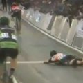 VIDEO: Karm finiš! Konkurendi piirdeaeda surunud ratturil võeti võit käest