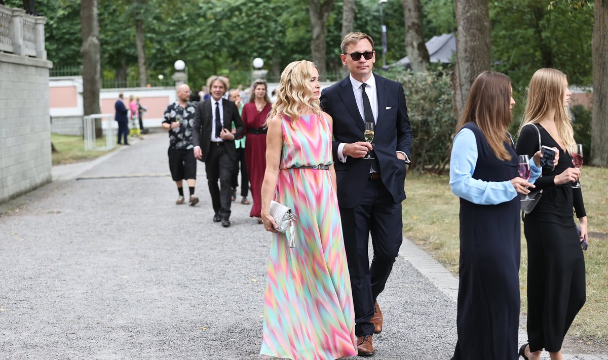 Annaliisa Vinnal ja Peep Peterson Kadriorus presidendi roosiaia vastuvõtul.