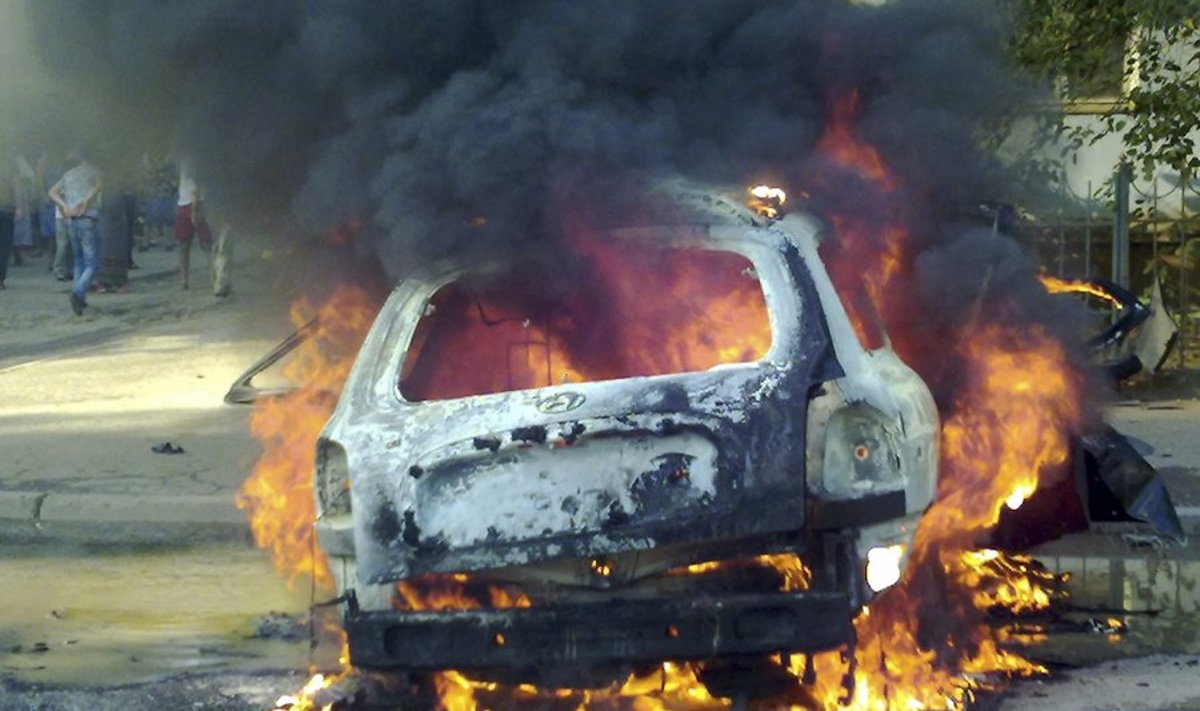 Põlev Dagestani ministri auto