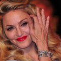 FOTOD: Madonna tõmbas Veneetsia filmifestivalil liblikalise kleidi selga